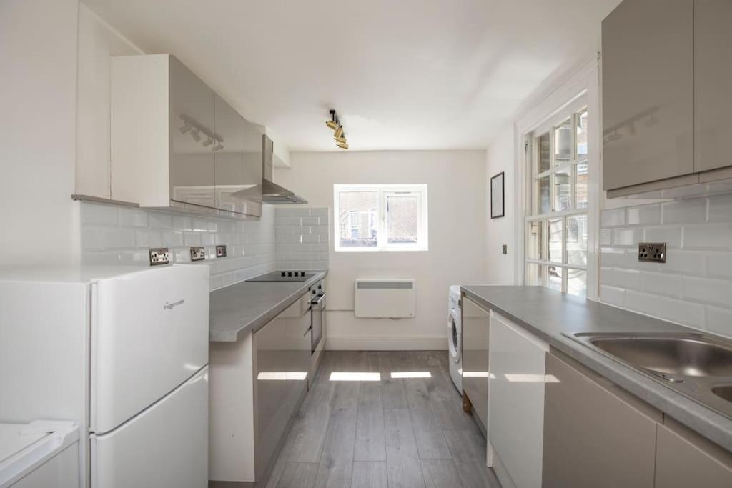 Spacious Serenity In The Heart Of Central Лондон Екстер'єр фото